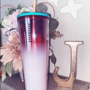 💫LAST DAY💫STARBUCKS STRAWBERRY CUP🍓